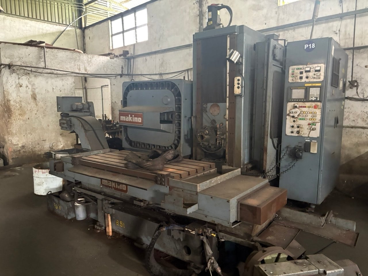 CNC milling machine.jpg